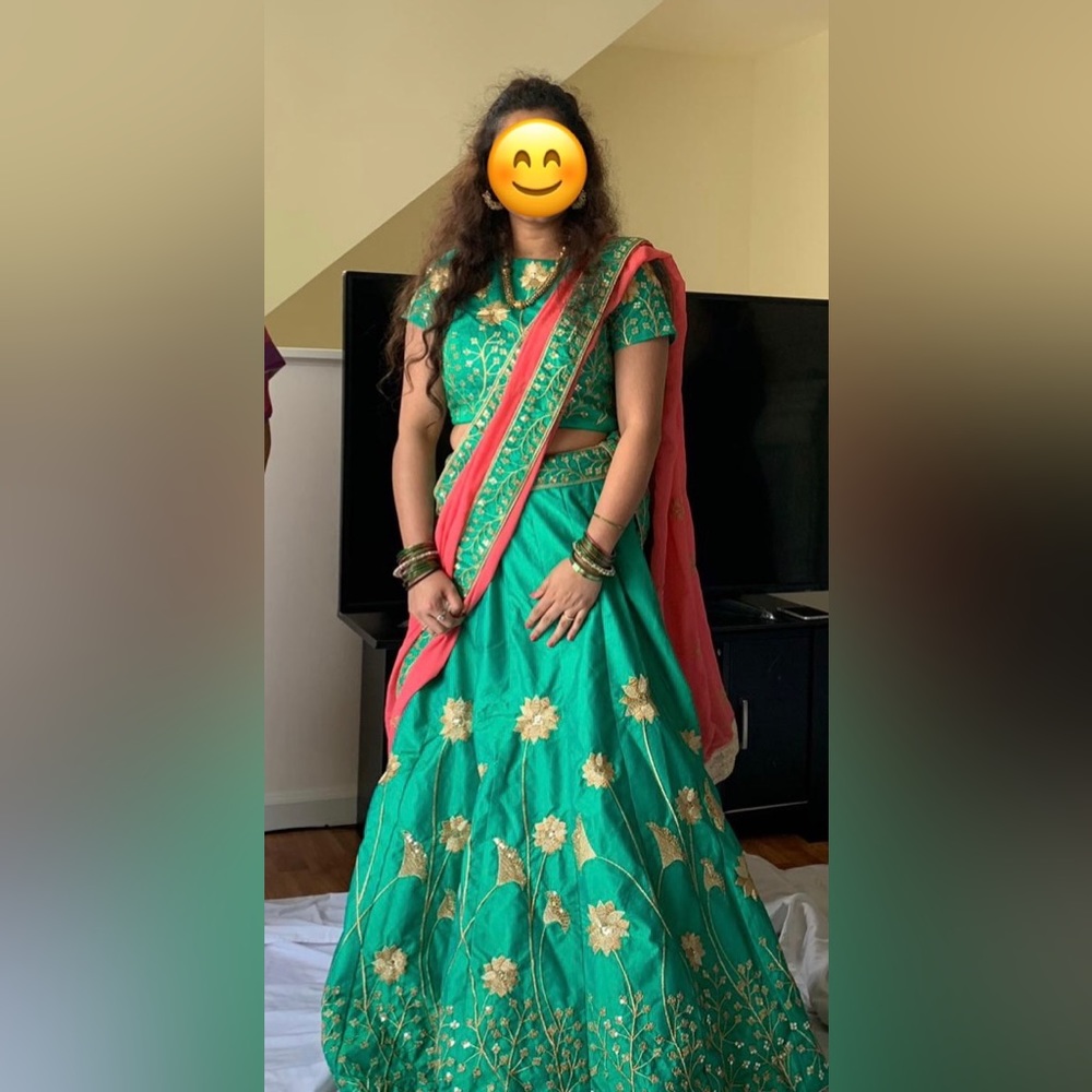 Beautiful green and pink lehenga/Indian outfit!